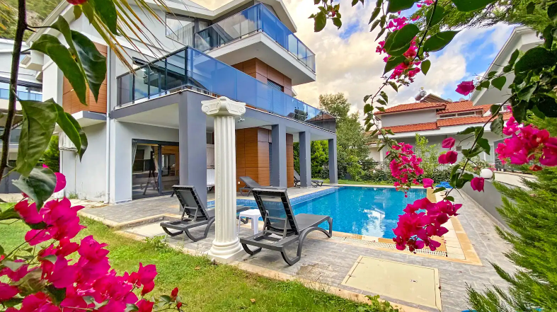 Fethiye'de Çocuk Dostu Korunaklı Villalar